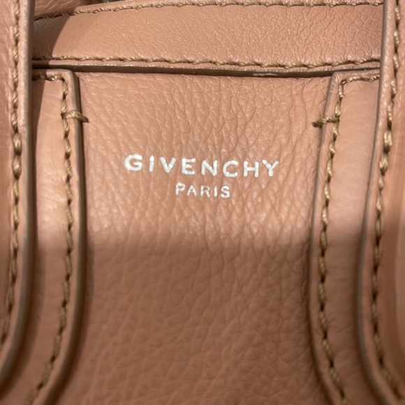 Givenchy Bag 🎄 - Picture 3 of 17